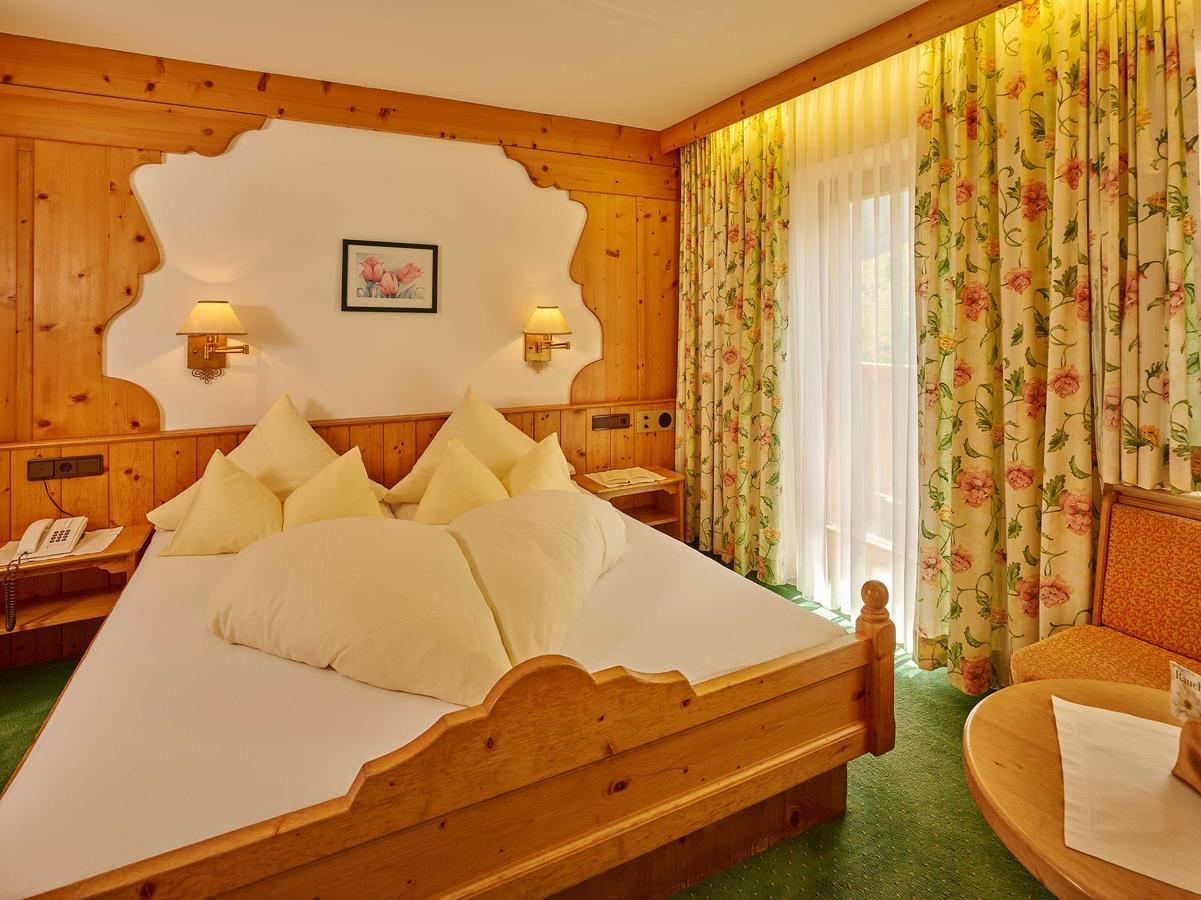 Hotel Sonnhof Нойщифт им Щубайтал Екстериор снимка